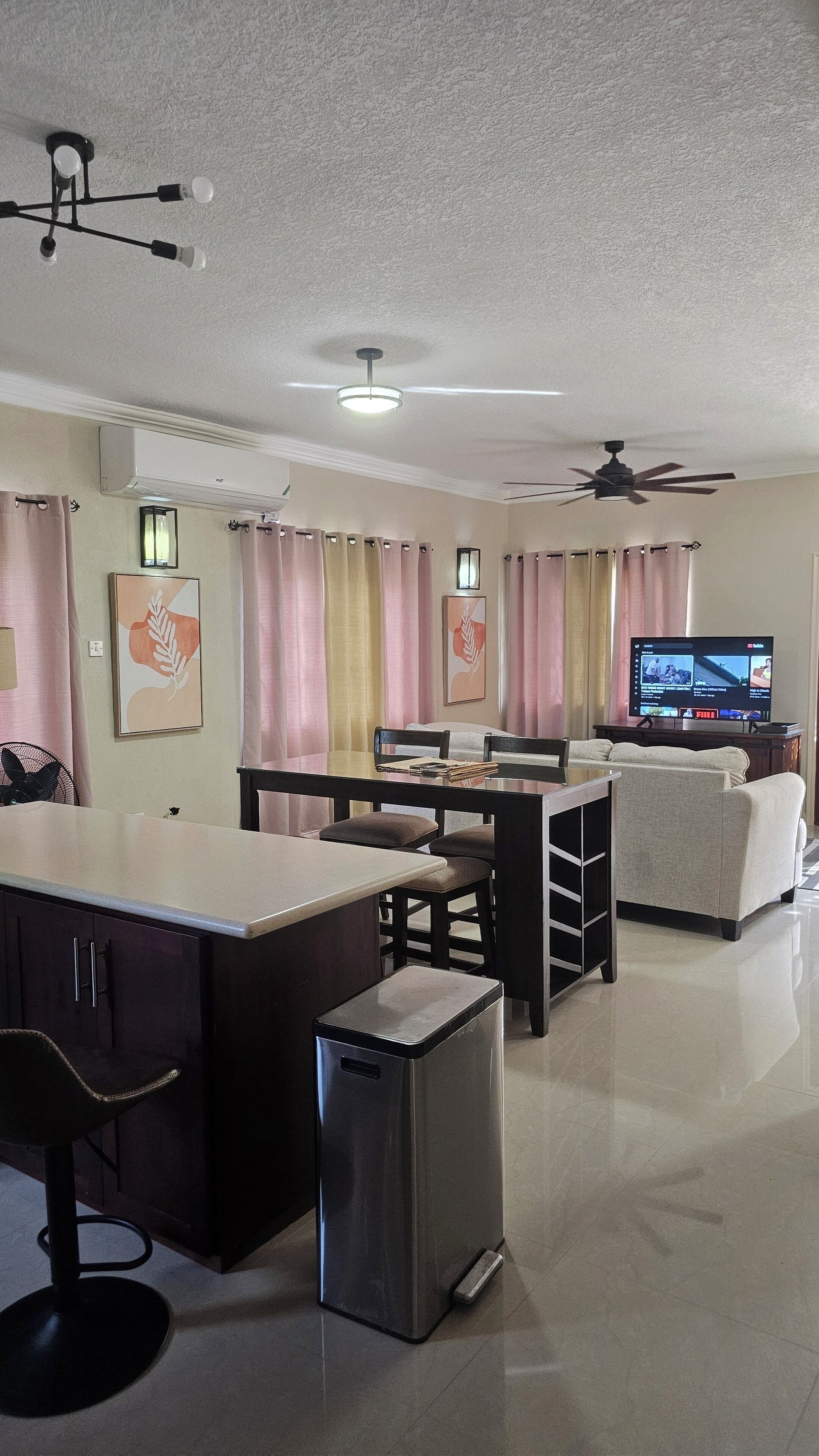 Aj's Treasure, Gated With Pool In The Heart Of Ocho Rios. - オーチョ・リオス