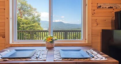 Smoky Mountain Tiny Home Escape – 16 Acres Near Waynesville & Maggie Valley