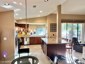 ميكروويف، فرن، موقد طهي مسطح، غسالة أطباق