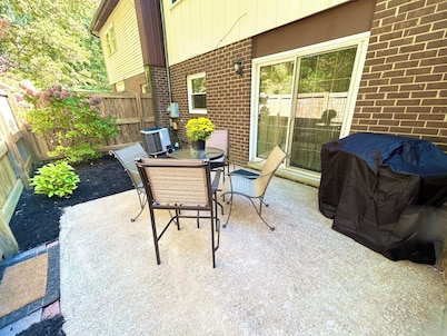 Emerald Escape - POOL!