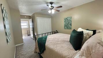 2 bedrooms, iron/ironing board, free WiFi, bed sheets