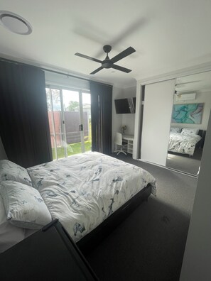 4 bedrooms, iron/ironing board, free WiFi, bed sheets