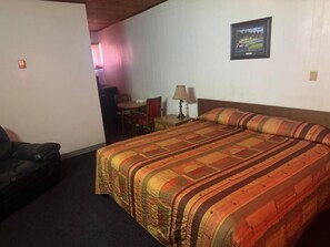 Comfort Single Room, 1 King Bed, Mountain View | Desk, laptop workspace, free WiFi - Big Horn Motor Inn (Grande Cache)