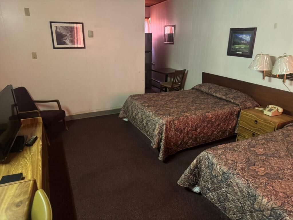 Deluxe Room, 2 Double Beds, Kitchenette, Mountain View
