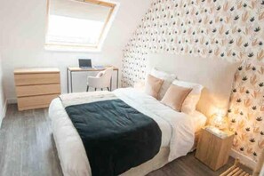 3 bedrooms, iron/ironing board, WiFi, bed sheets