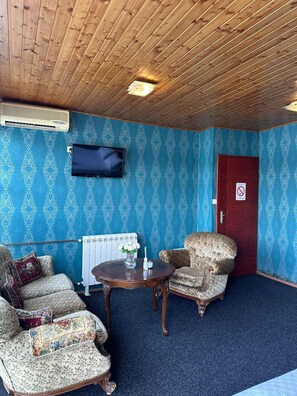 Deluxe Double Room, Balcony, River View
