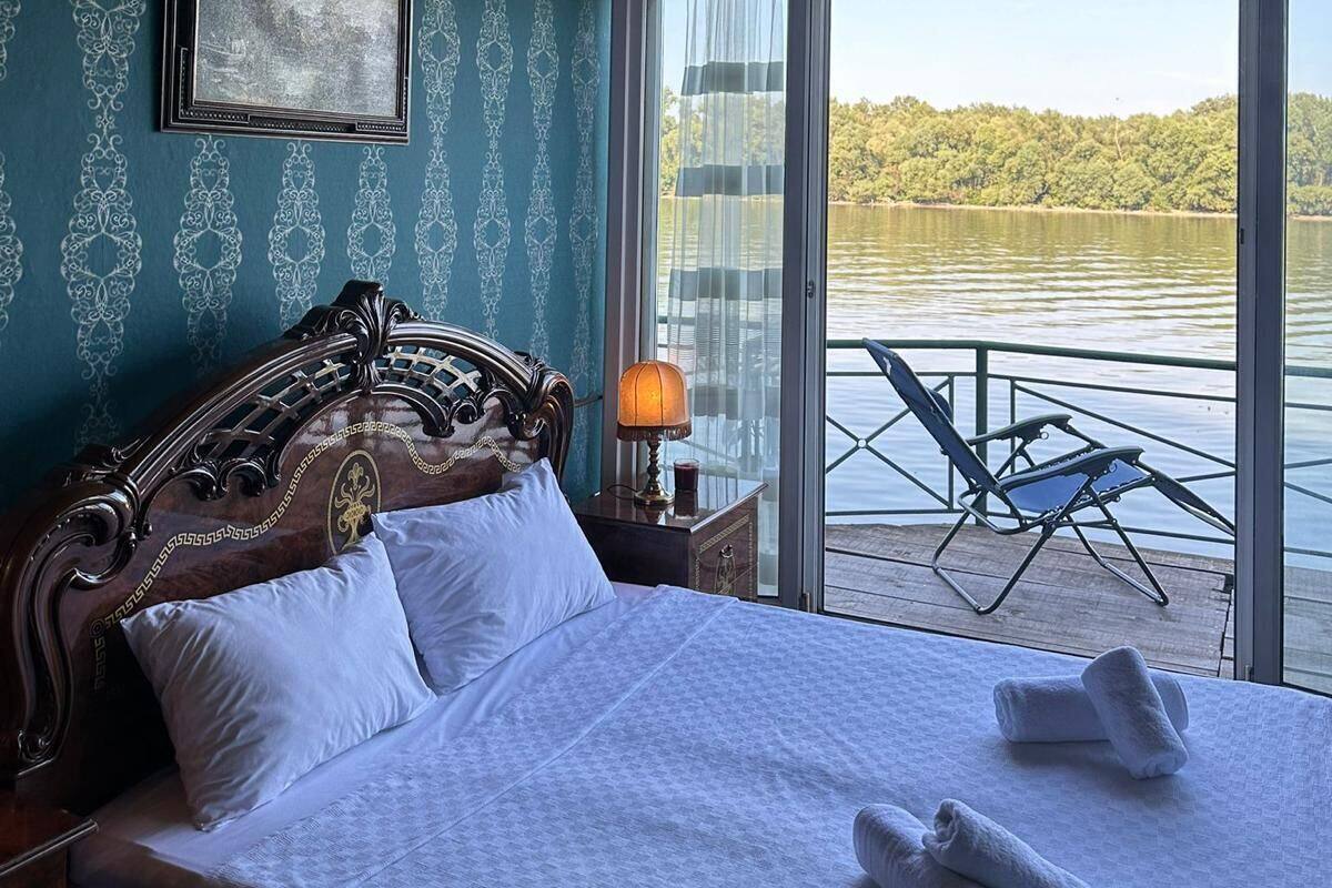 Deluxe Double Room, Balcony, River View | Free WiFi