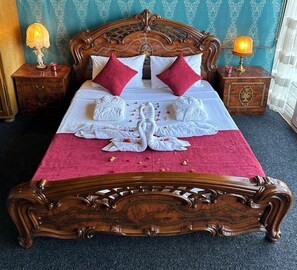Deluxe-Dreibettzimmer, Balkon, Flussblick | Kostenloses WLAN