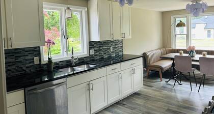 Cozy Buffalo Getaway — Between Niagara Falls & Downtown