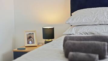 2 bedrooms, iron/ironing board, WiFi, bed sheets