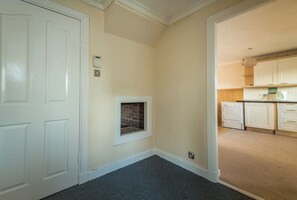 House, 5 Bedrooms, Garden View | Interior - Charming Livingston Home With Garden (Livingston)