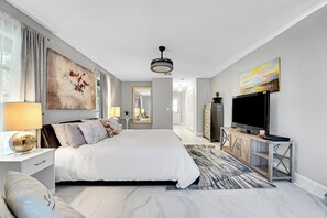 3 bedrooms, internet, bed sheets - Fantastic single family-home conveniently located near everything! (Wellington)