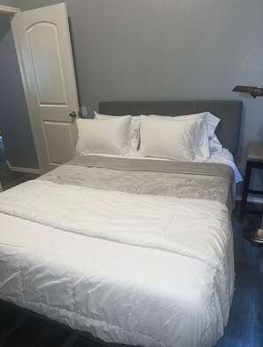 3 多间卧室、熨斗/熨衣板、WiFi、床单