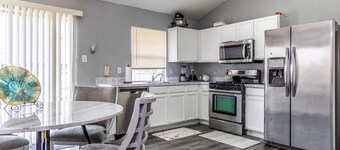 Heart of Arlington, Cozy Home