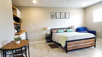 1 bedroom, desk, iron/ironing board, free WiFi