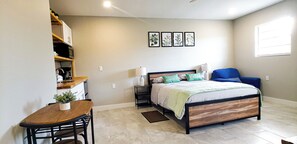 1 habitación, escritorio, tabla de planchar con plancha y wifi gratis 