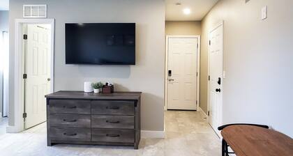 Charming studio in fabulous University Pines-Sarasota