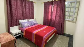 2 chambres, fer et planche Ă  repasser, Wi-Fi, draps fournis