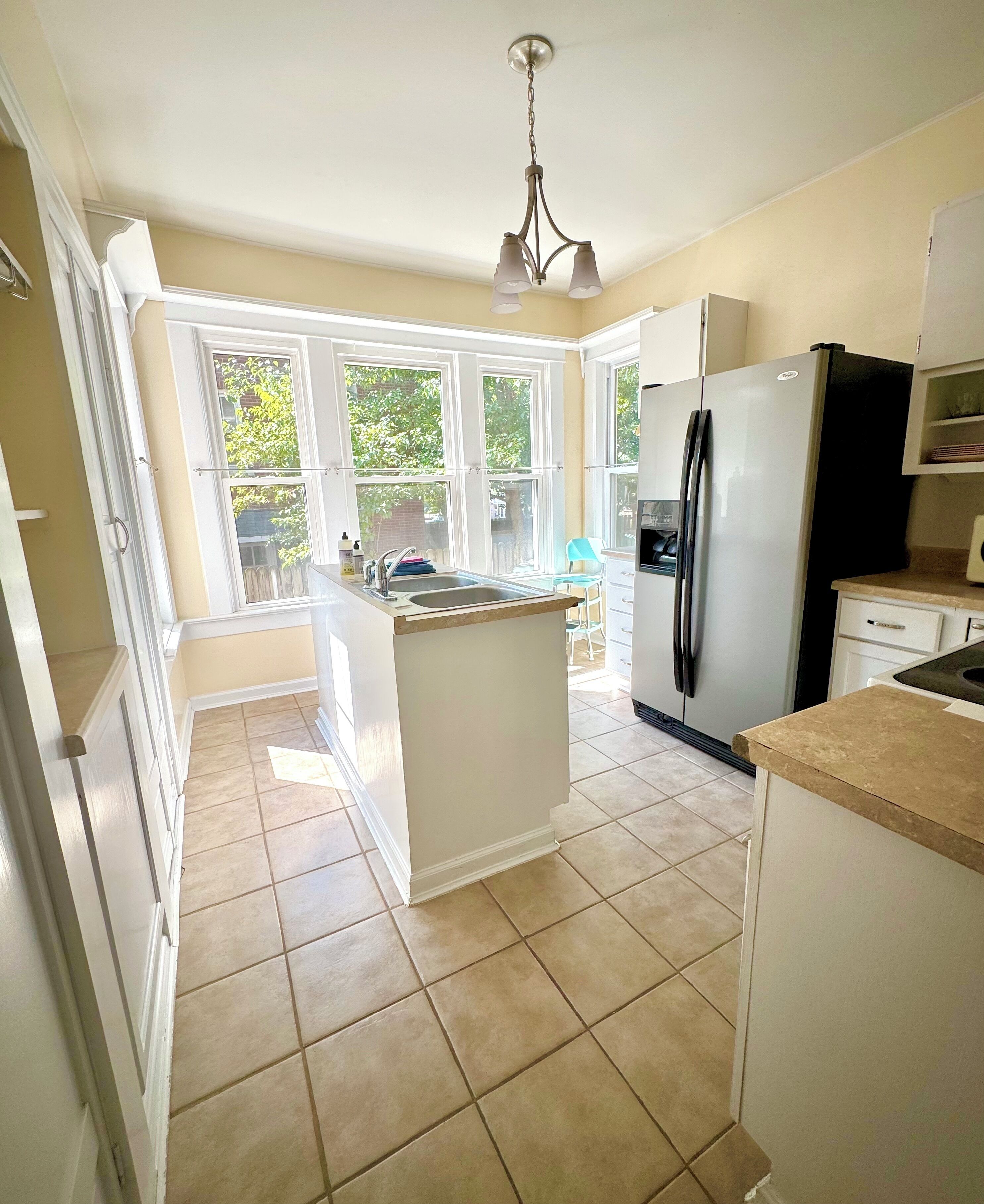 Micro-ondes, four, plaque de cuisson, lave-vaisselle