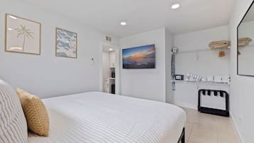 Desk, iron/ironing board, WiFi