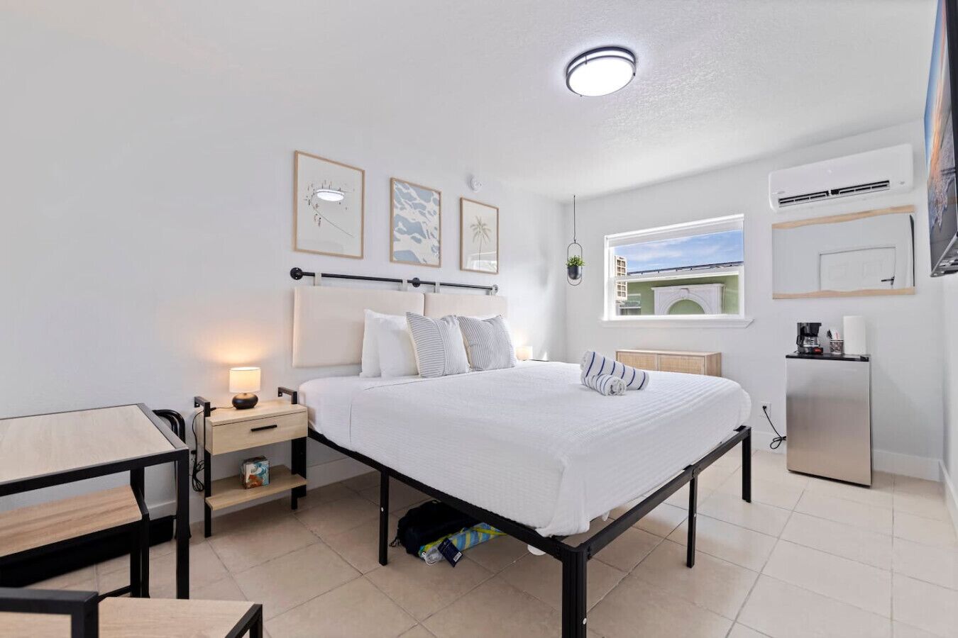 Desk, iron/ironing board, WiFi