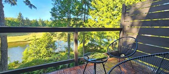 Views of Spring Cove! • Rainforest Loft | Hyphocus Inn
