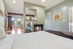 1 habitación, tabla de planchar con plancha, wifi gratis y ropa de cama