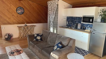 Televisión y chimenea