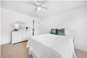 5 bedrooms, iron/ironing board, WiFi, bed sheets