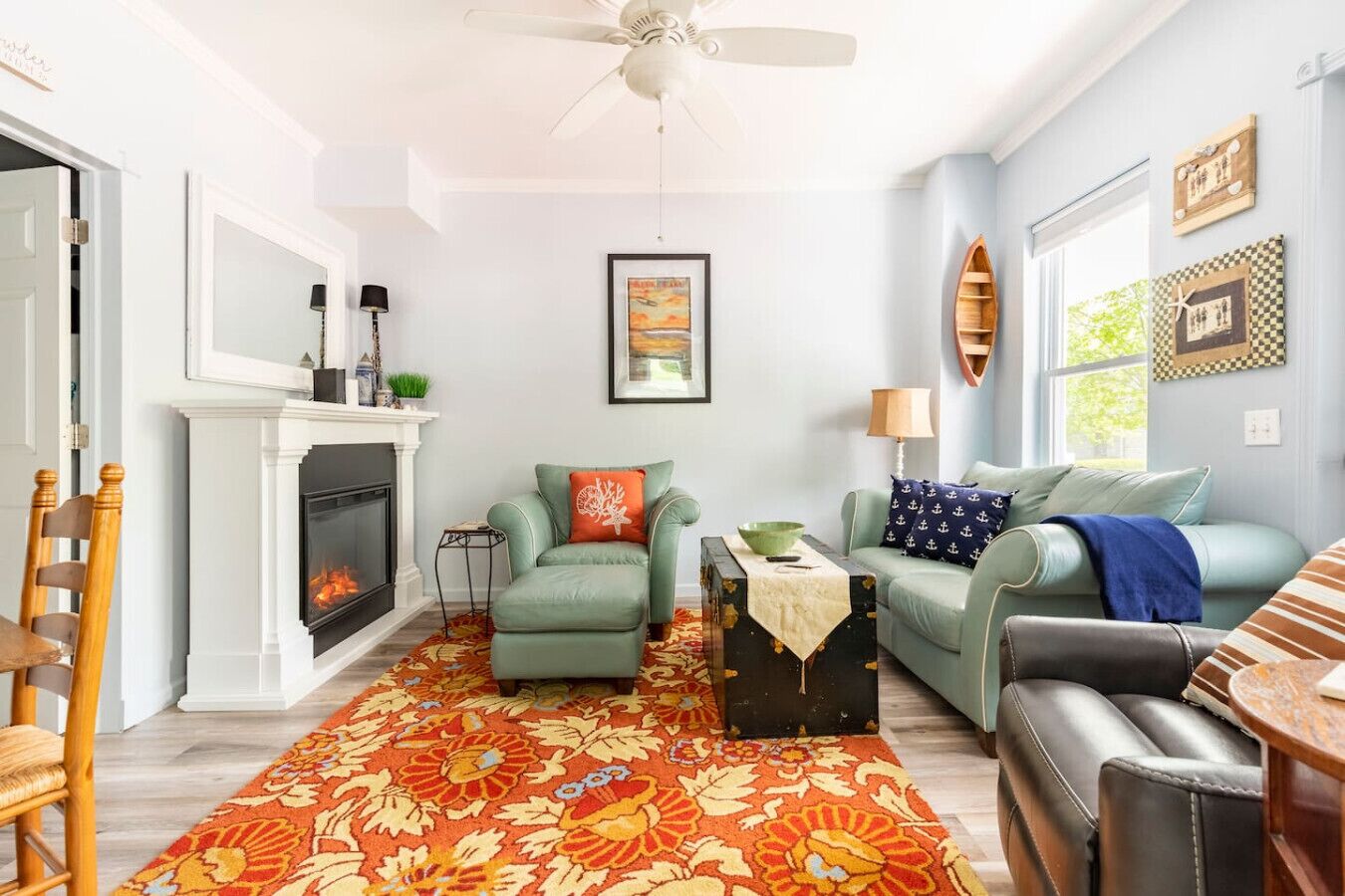 TV, fireplace