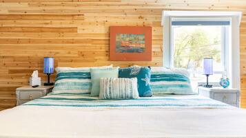 2 bedrooms, desk, iron/ironing board, travel cot