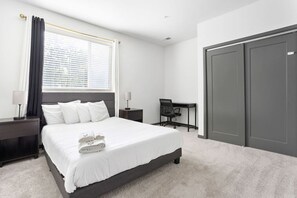 2 bedrooms, desk, iron/ironing board, WiFi