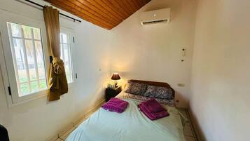 Fer et planche Ă repasser, Wi-Fi, draps fournis