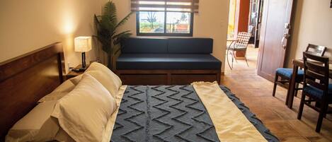 1 bedroom, iron/ironing board, internet, bed sheets