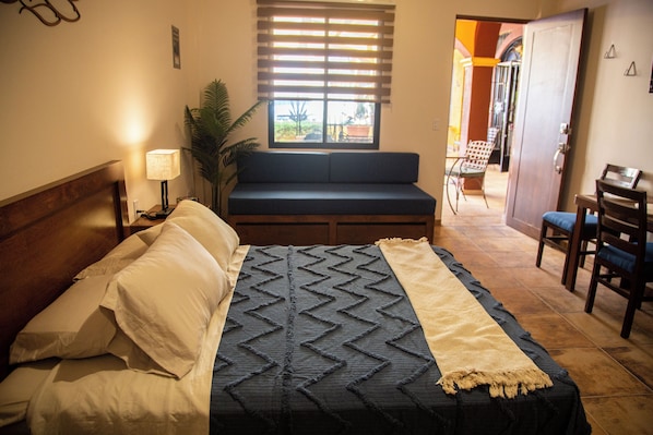 1 bedroom, iron/ironing board, internet, bed sheets