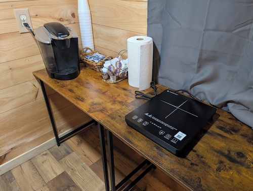 Horse Creek Cabins - Creekside Cabin near Ivy Branch