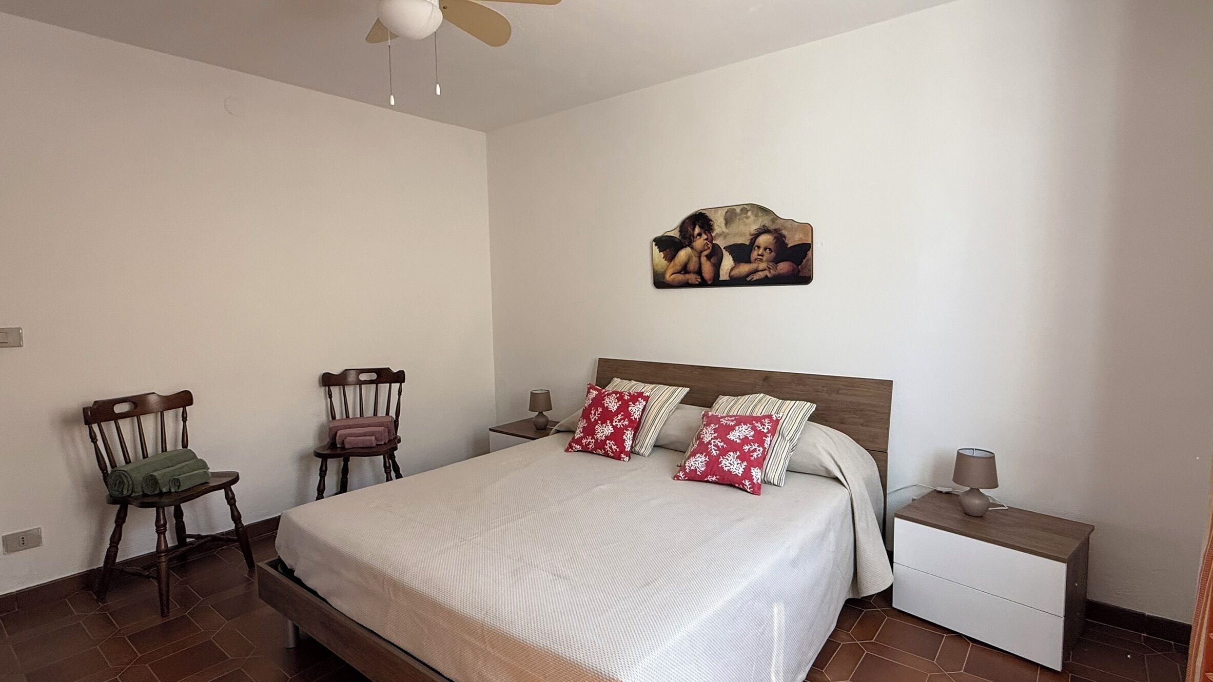 3 chambres, fer et planche à repasser, Wi-Fi gratuit, draps fournis
