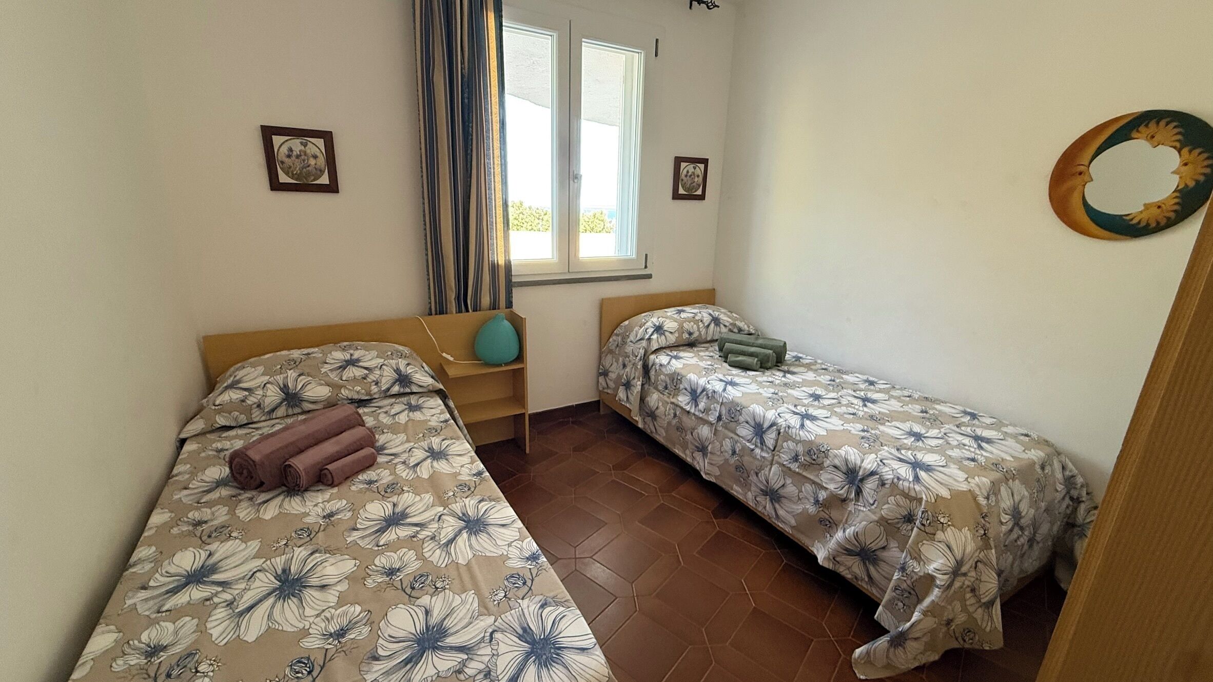 3 chambres, fer et planche à repasser, Wi-Fi gratuit, draps fournis