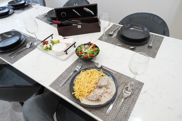 تناول الطعام