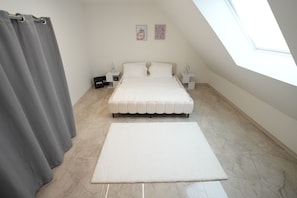 3 bedrooms, iron/ironing board, Internet, bed sheets