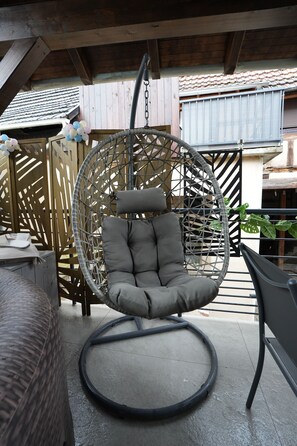 المنطقة المحيطة بالمنشأة