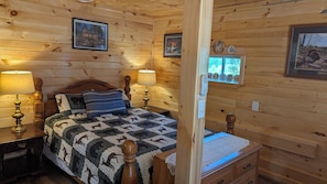 1 bedroom, WiFi, bed sheets - #5 - New built for 2 in 2025, Tug Hill C5a trail is 200 yards north of driveway (Lacona)