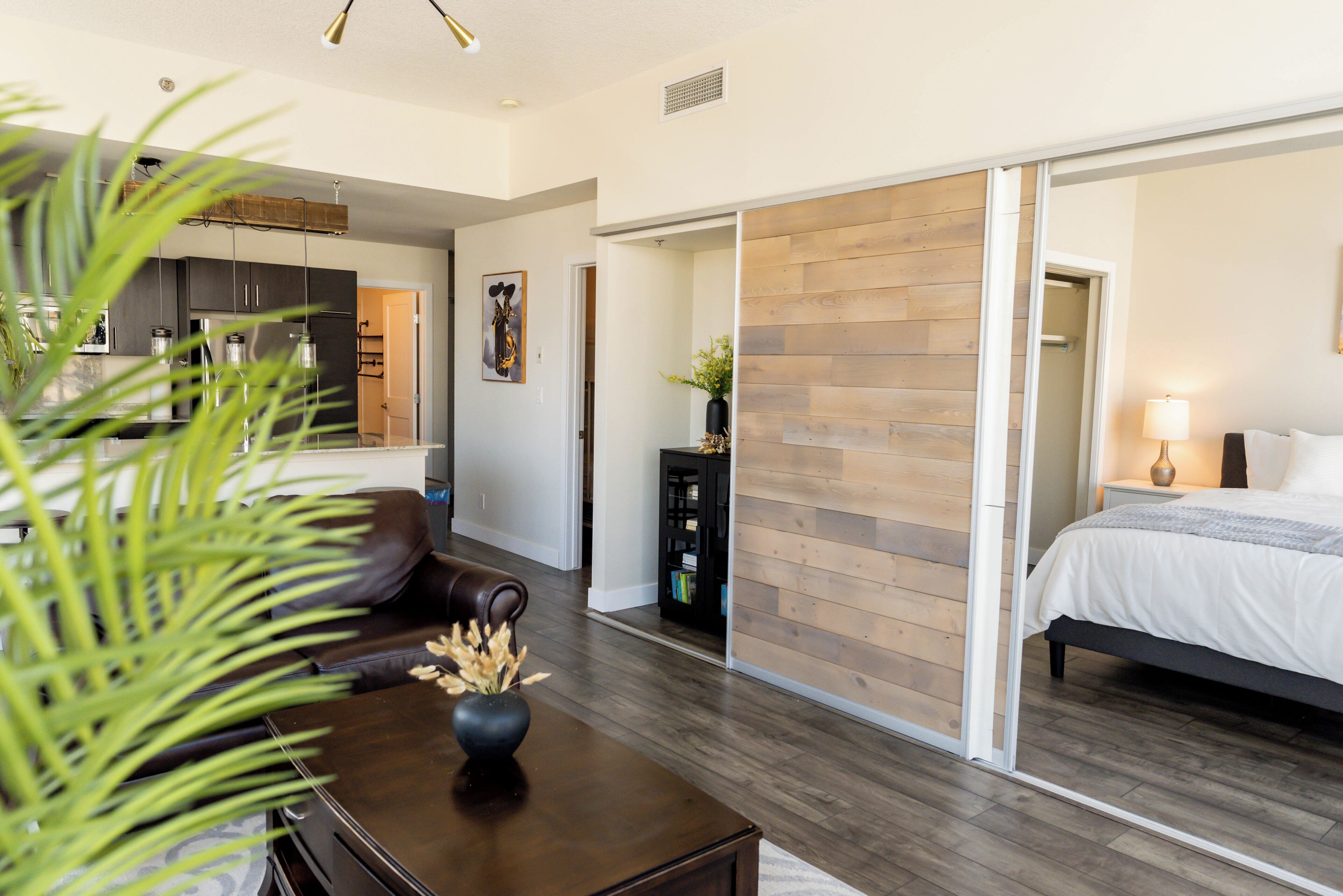 2 habitaciones, tabla de planchar con plancha y wifi gratis 