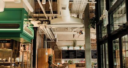 City Views | Walk to Calgary Tower & Stampede