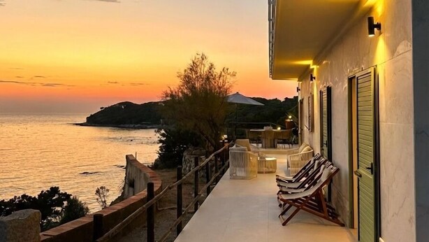 Front of property - Roc Villa - 2 Private Beach Accesses  (Rosignano Marittimo)