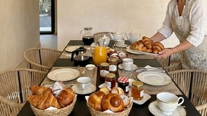 Daily cooked-to-order breakfast for a fee - Roc Villa - 2 Private Beach Accesses  (Rosignano Marittimo)