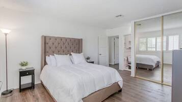 2 habitaciones, tabla de planchar con plancha, wifi y ropa de cama