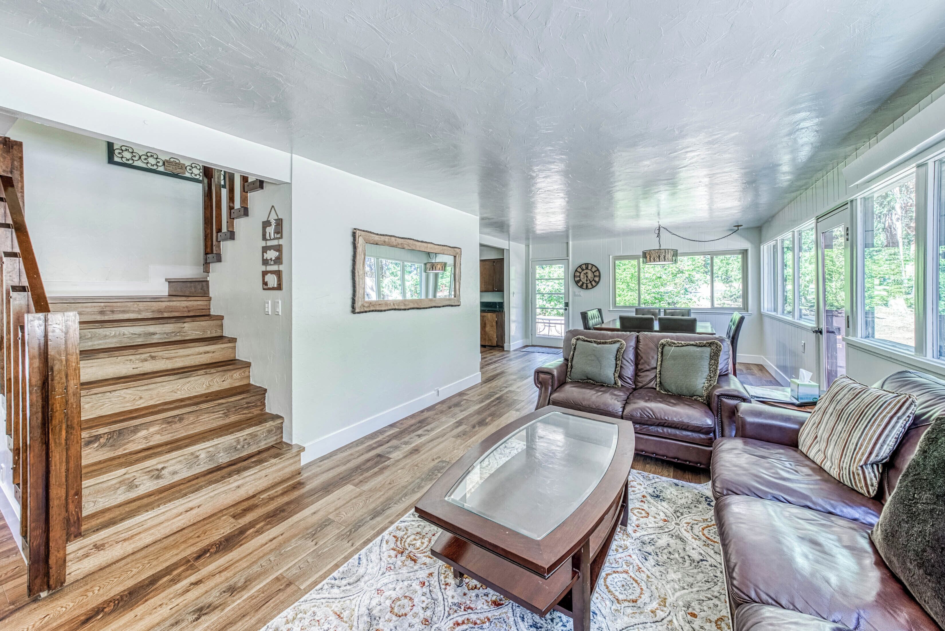 Smart TV, table tennis