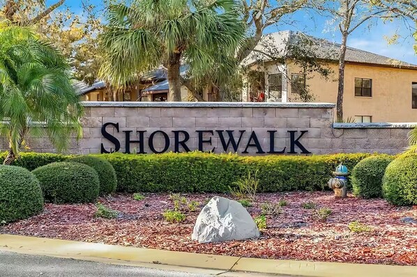 Property grounds - Stylish 2B-2B Condo near AMI, Beaches & IMG (Bradenton)