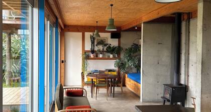 'The Dogbox' Architectural home in Central Whanganui.